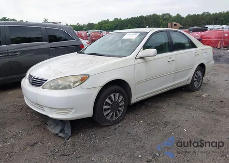 2005 Toyota Camry Le z USA, uszkodzony, nr VIN 4T1BE32K95U432320